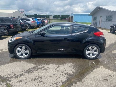 Used 2015 Hyundai Veloster image 3