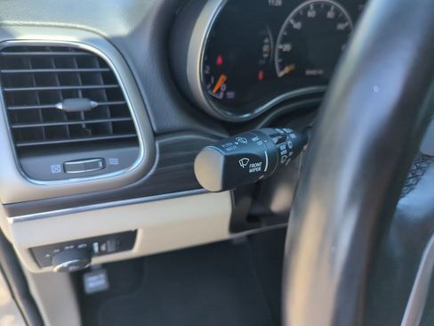 Used 2021 Jeep Grand Cherokee Limited w/ Luxury Group II RWD image 21