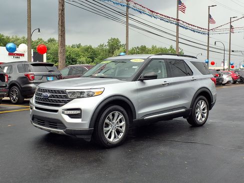 Used 2023 Ford Explorer XLT w/ Equipment Group 202A AWD/4WD image 1