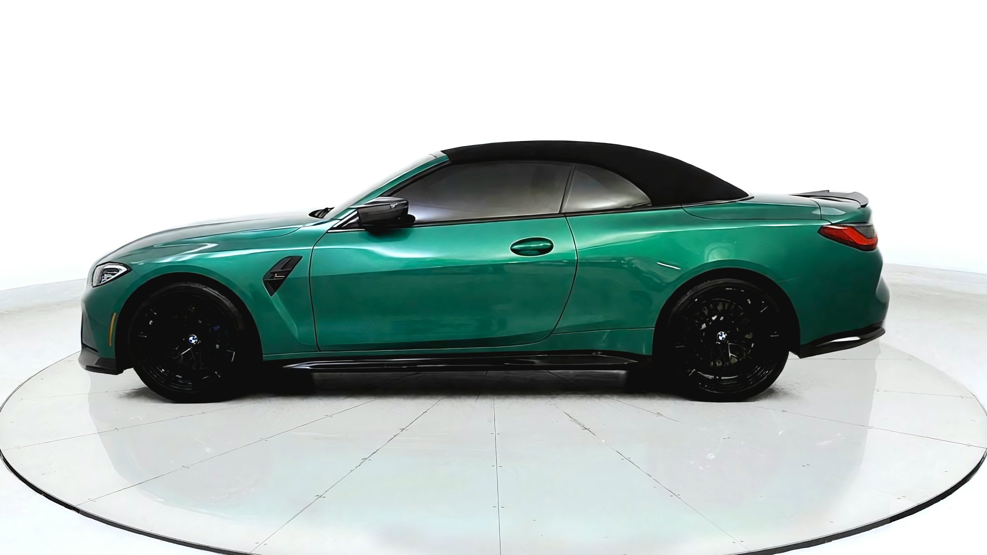 Used 2024 BMW M4 xDrive Competition AWD/4WD image 4