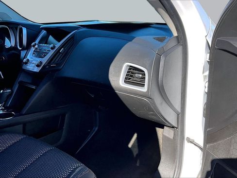 Used 2017 Chevrolet Equinox LS AWD/4WD image 15