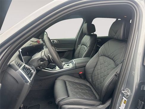 New 2026 BMW X5 xDrive40i w/ M Sport Package image 9
