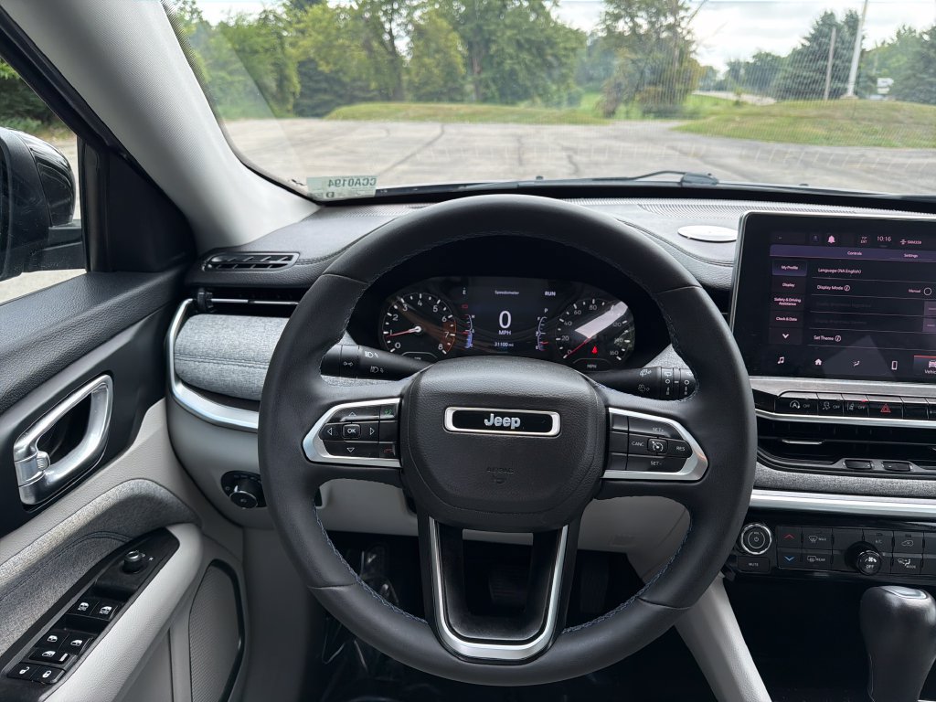 Used 2022 Jeep Compass Latitude AWD/4WD image 26