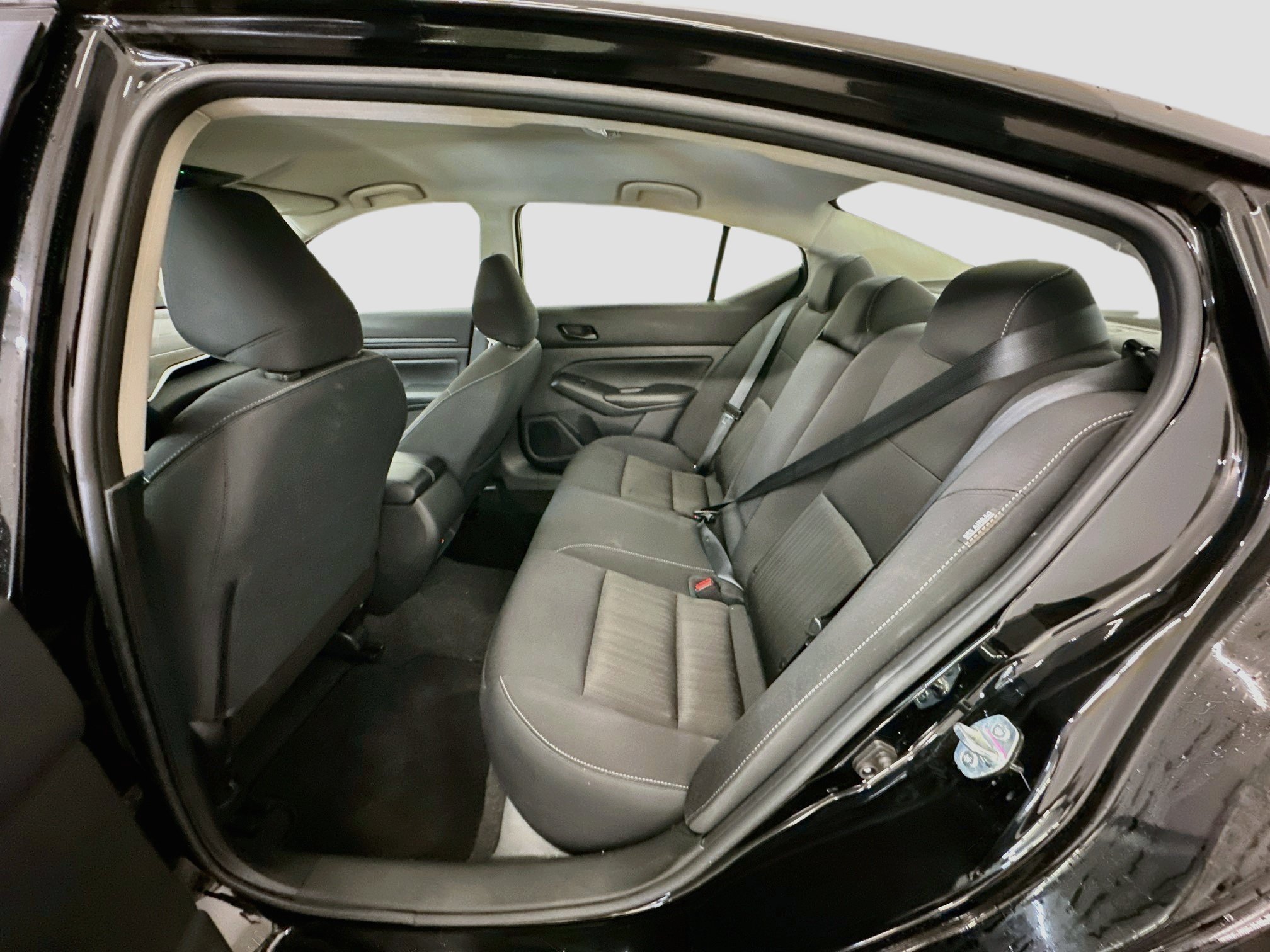 Used 2025 Nissan Altima 2.5 SV FWD image 28