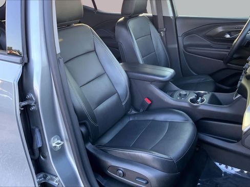 Used 2023 GMC Terrain SLT AWD/4WD image 9