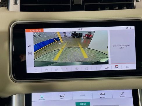 Used 2020 Land Rover Range Rover Sport HST image 14