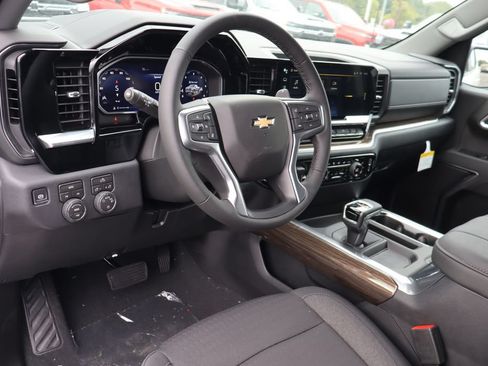 New 2026 Chevrolet Silverado 1500 LT w/ Convenience Package II AWD/4WD image 6