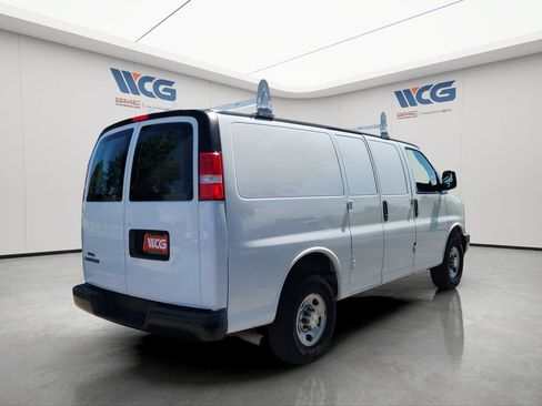 Used 2021 Chevrolet Express 2500 w/ Driver Convenience Package RWD image 3