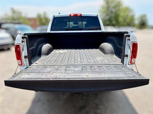 Used 2015 RAM 1500 Laramie w/ Convenience Group AWD/4WD image 12
