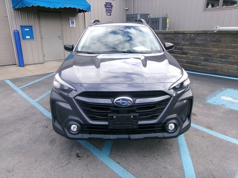 Used 2023 Subaru Outback AWD/4WD image 2
