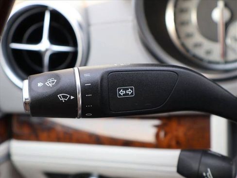 Used 2013 Mercedes-Benz SL 550 image 16