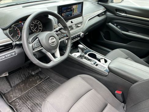 Used 2023 Nissan Altima 2.5 SV w/ SV Premium Package FWD image 10