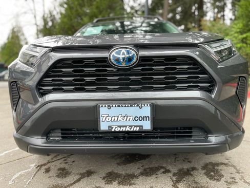 Used 2024 Toyota RAV4 LE image 8