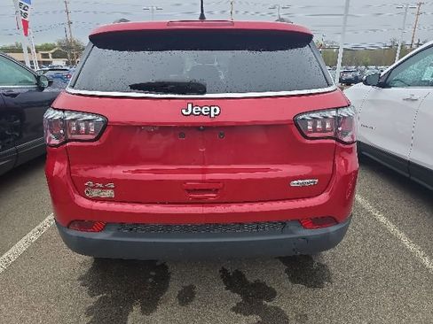 Used 2018 Jeep Compass Latitude w/ Popular Equipment Group AWD/4WD image 8