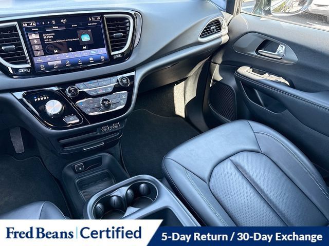 Used 2025 Chrysler Pacifica Select FWD image 25