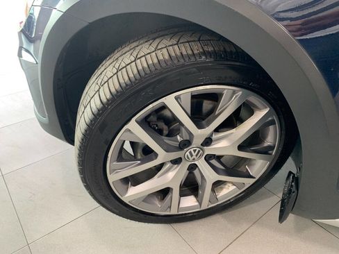 Used 2017 Volkswagen Golf Alltrack S image 16