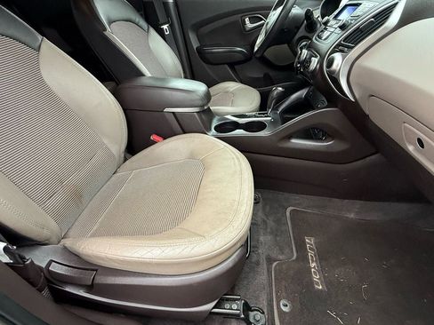 Used 2013 Hyundai Tucson GLS image 10