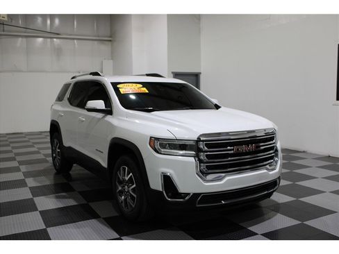 Used 2023 GMC Acadia SLT image 3