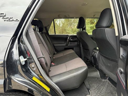 Used 2018 Toyota 4Runner TRD Off-Road image 25