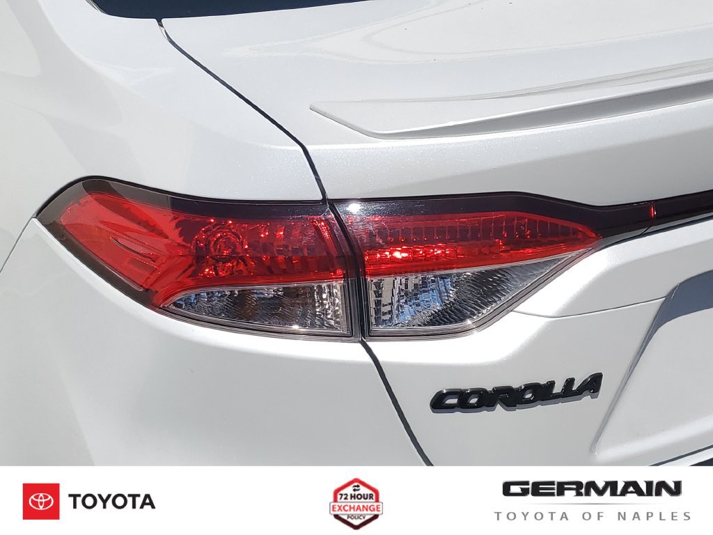 Used 2022 Toyota Corolla SE w/ SE Premium Package FWD image 17
