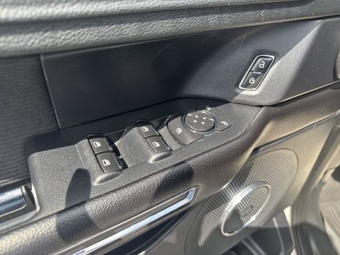 Used 2019 Ford Expedition XLT RWD image 13