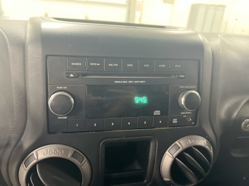 Used 2015 Jeep Wrangler Sport AWD/4WD image 13