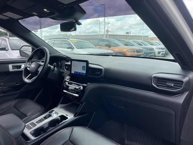 Used 2022 Ford Explorer ST-Line RWD image 18
