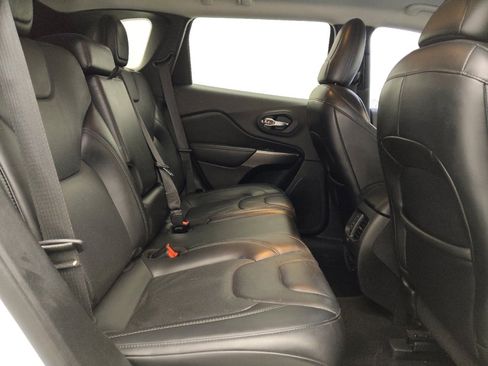 Used 2020 Jeep Cherokee Limited image 19