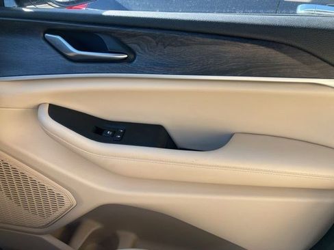 Certified 2023 Jeep Grand Cherokee Limited w/ Luxury Tech Group II image 14