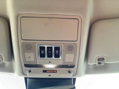 Used 2018 Land Rover Discovery HSE AWD/4WD image 33