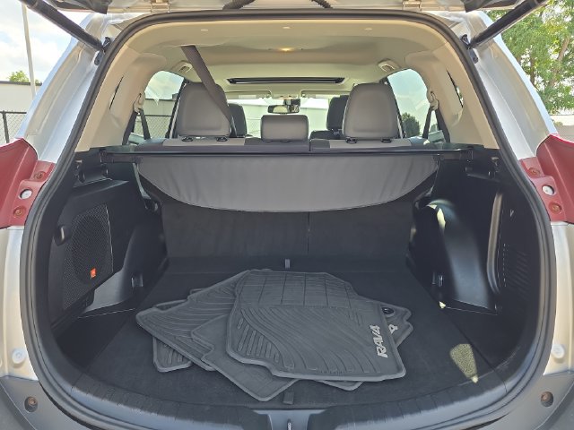 Used 2015 Toyota RAV4 Limited w/ Technology Package AWD/4WD image 28