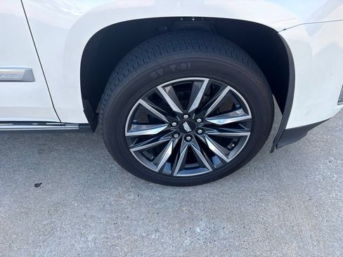 Used 2015 Cadillac Escalade Premium AWD/4WD image 2