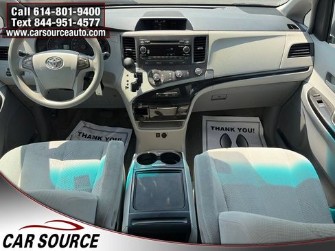 Used 2012 Toyota Sienna LE w/ Towing Pkg FWD image 10