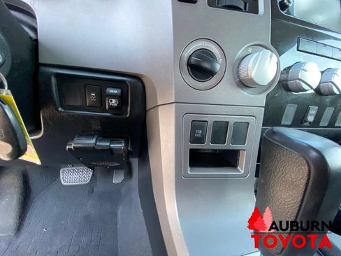 Used 2012 Toyota Tundra 4x4 Double Cab w/ SR5 Pkg image 40