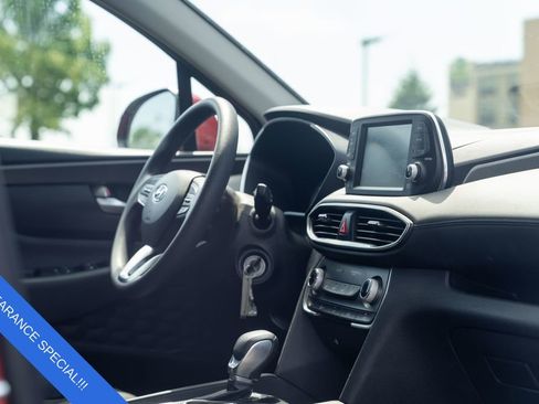 Used 2020 Hyundai Santa Fe SE image 11