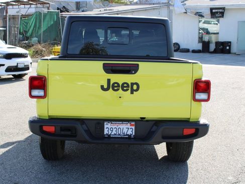 Used 2024 Jeep Gladiator Sport image 5