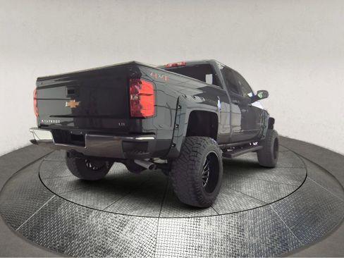 Used 2019 Chevrolet Silverado 1500 LT w/ All Star Edition AWD/4WD image 2