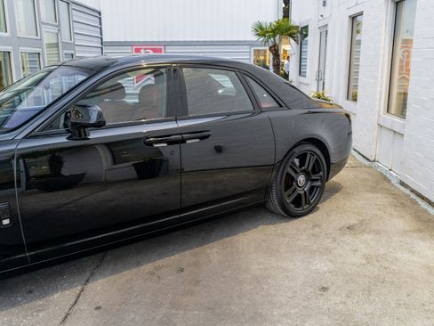 Used 2016 Rolls-Royce Ghost image 5