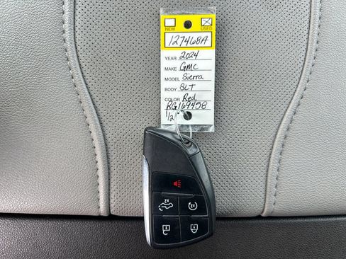 Used 2024 GMC Sierra 1500 SLT image 31