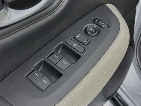 Certified 2023 Honda HR-V LX image 17