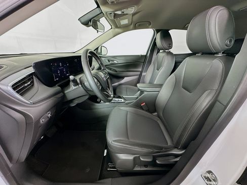 Used 2025 Buick Encore GX Preferred image 13