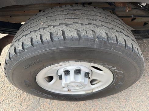 Used 2018 Chevrolet Express 2500 Extended w/ Driver Convenience Package image 29