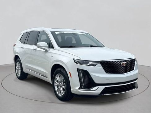 Certified 2024 Cadillac XT6 Luxury w/ LPO, Floor Liner Package AWD/4WD image 3