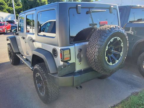 Used 2013 Jeep Wrangler Unlimited Sport AWD/4WD image 8