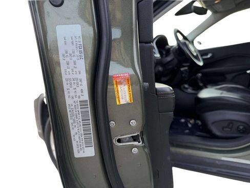 Used 2020 Jeep Compass Limited image 23