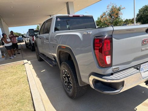 Used 2024 GMC Sierra 2500 Pro AWD/4WD image 5