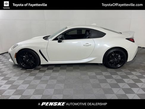 Used 2024 Toyota GR86 Premium image 2