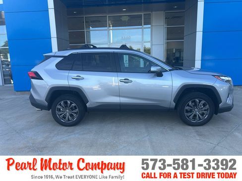 Used 2025 Toyota RAV4 Limited w/ Advanced Technology Package AWD/4WD image 3