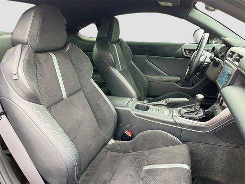 Used 2025 Toyota GR86 Premium image 26