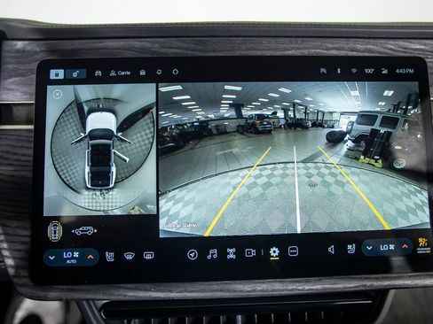Used 2024 Rivian R1S Adventure AWD/4WD image 34